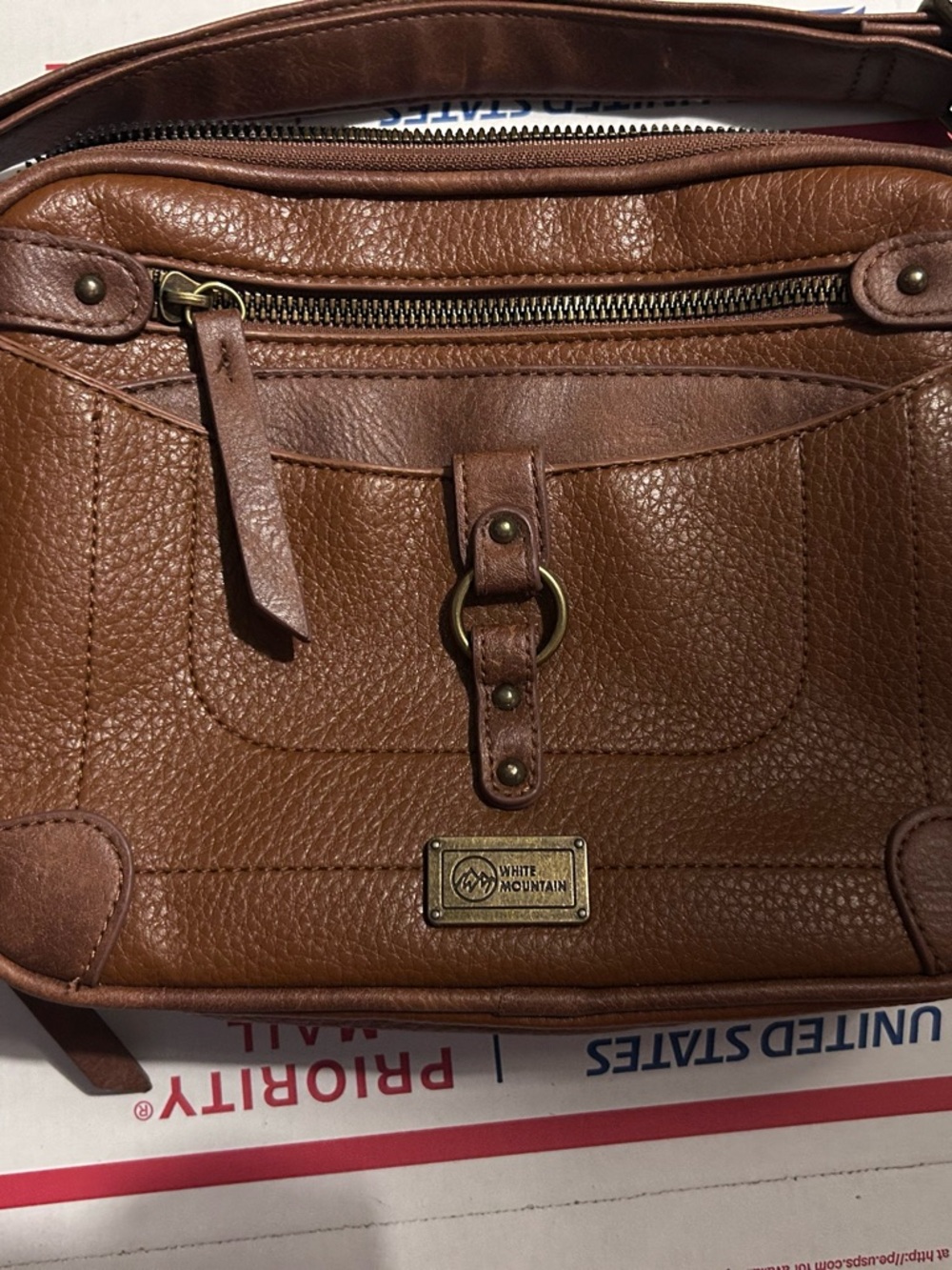 White Mountain  Brown Leather Crossbody Bag